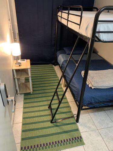 St. Petersburg Apartment | Lenny's Southy Hostel
