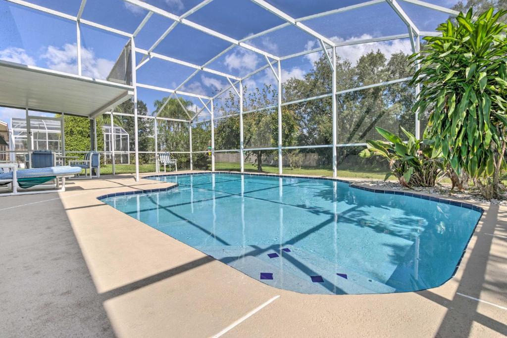 Lindfields House | Less Than 5 Mi to Disney Parks Spacious Home with Lanai