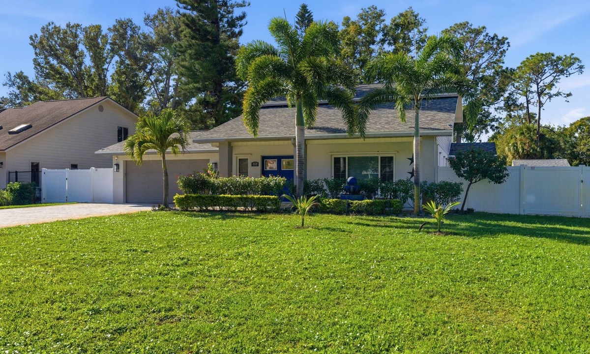 Clearwater House | Levine's Spacious Clearwater Retreat with Pool