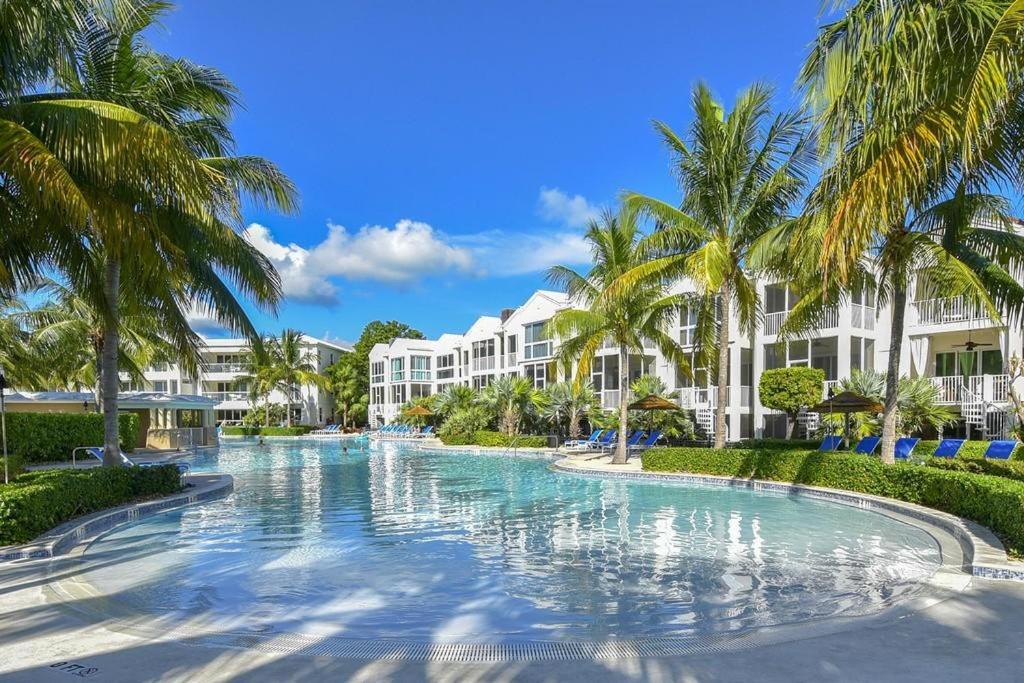 Rock Harbor House | LICENSED MGR - 4/3.5 MODERN VILLA - KEY LARGO'S MOST UPSCALE OCEANFRONT RESORT DESTINATION!
