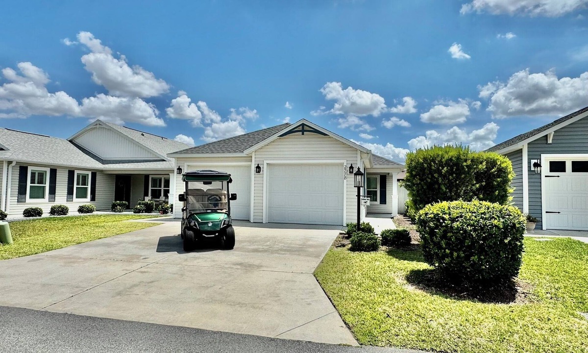 Wildwood House | Life's A Beach - 3/2 w/Golf Cart in The Village of DeLuna
