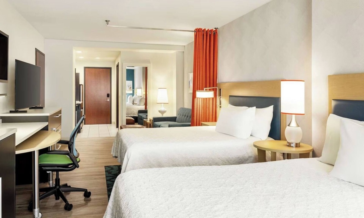 Queens Hotel | Light-Filled 2 Queen Studio Offering Modern Comfort and Spacious Layout