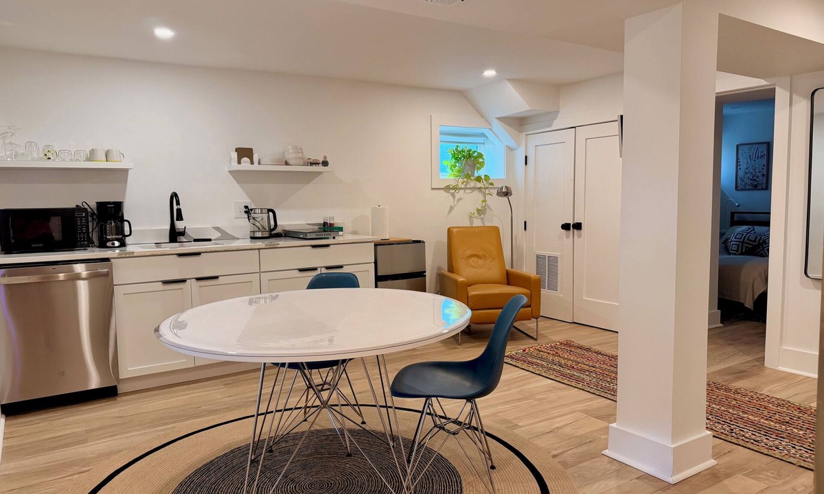 Petworth Apartment | Light-Filled Lower Suite · Brand New · Private · 5 Mins to Metro · Parking