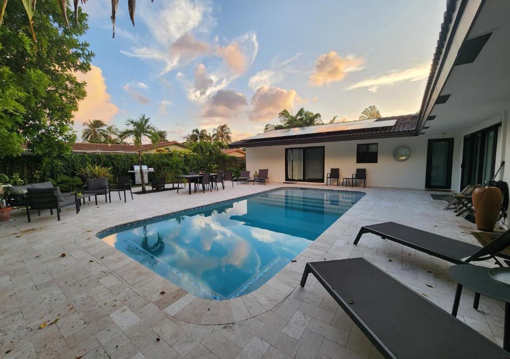 Coral Ridge Isles Apartment | Lighthouse Guest Suites