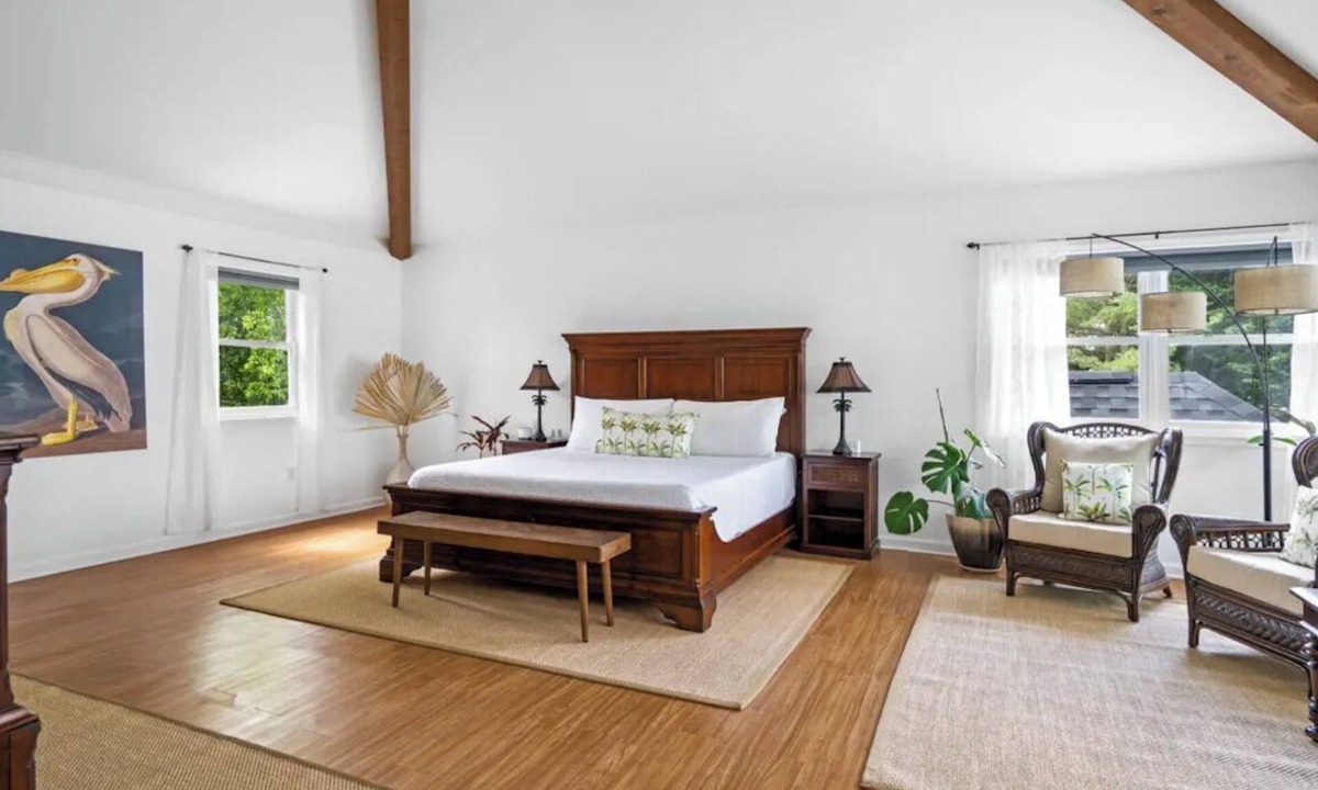 Rehoboth Beach Hotel | Lighthouse Room — Mar Bella’s Grandest, Most Private Luxury Retreat