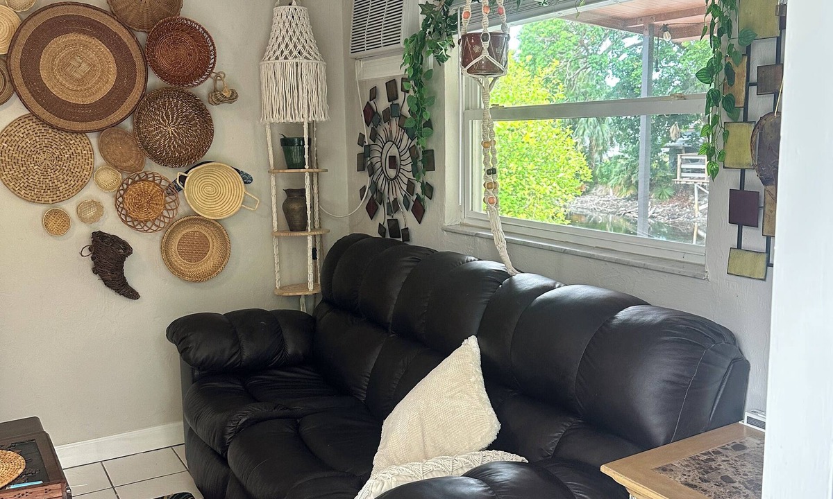 Golden Gate Apartment | Lil Boho Chic, A Charming 1-bedroom apartment in Naples.