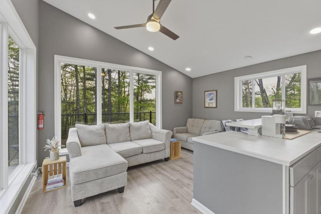 Nimitz Apartment | Lily Pad Hideaway on 19 Acres