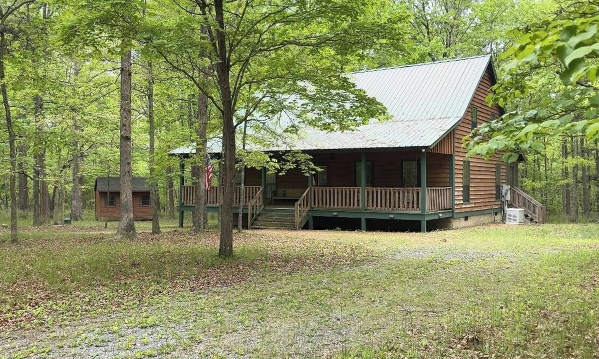 Mentone Cabin | Linger Longer Cabin - Midterm Rental in Mentone | Fast WiFi | Porches | 3+ Acres