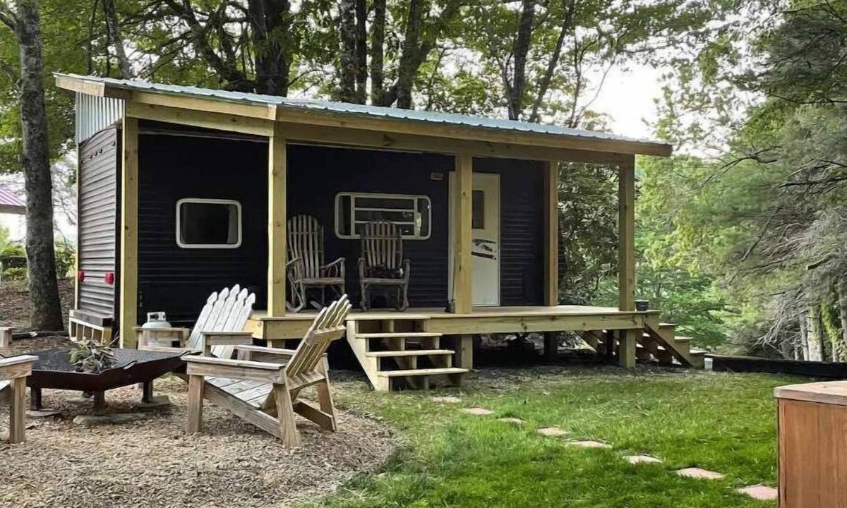 Pineola House | LINVILLE Nostalgic Mountain Farm Glamping Camper on Wedding Venue, 10 acre farm