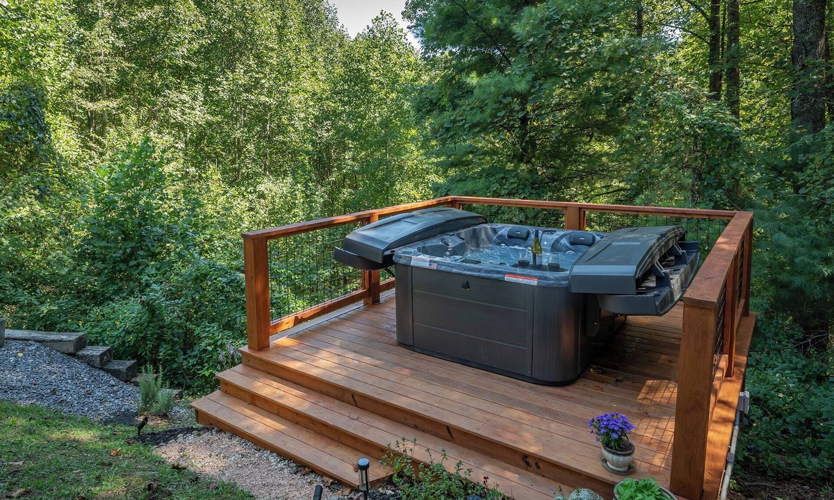 Spruce Pine Cabin | “Little Blue Cabin Cozy Boho Hideaway Jacuzzi, Fire Pit & Close to BRP”