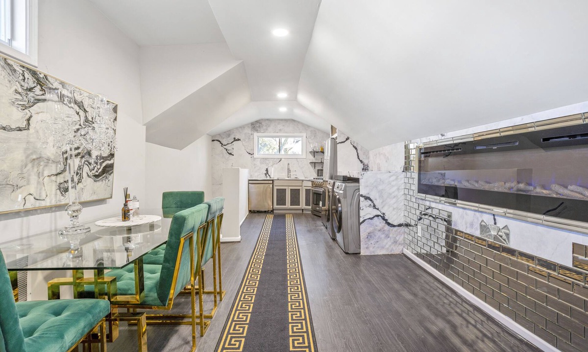 Westview House | Live like a King