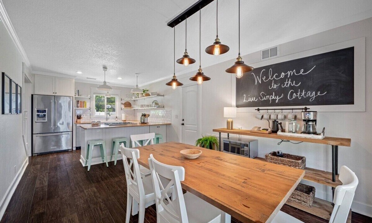 Largo House | Live Simply Cottage: Spacious 4-Bedroom Home in Clearwater