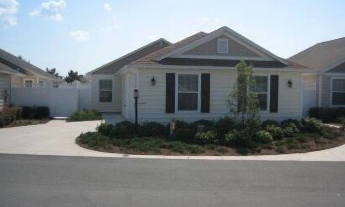 Merryweather Way | Lake Sumter Landing
