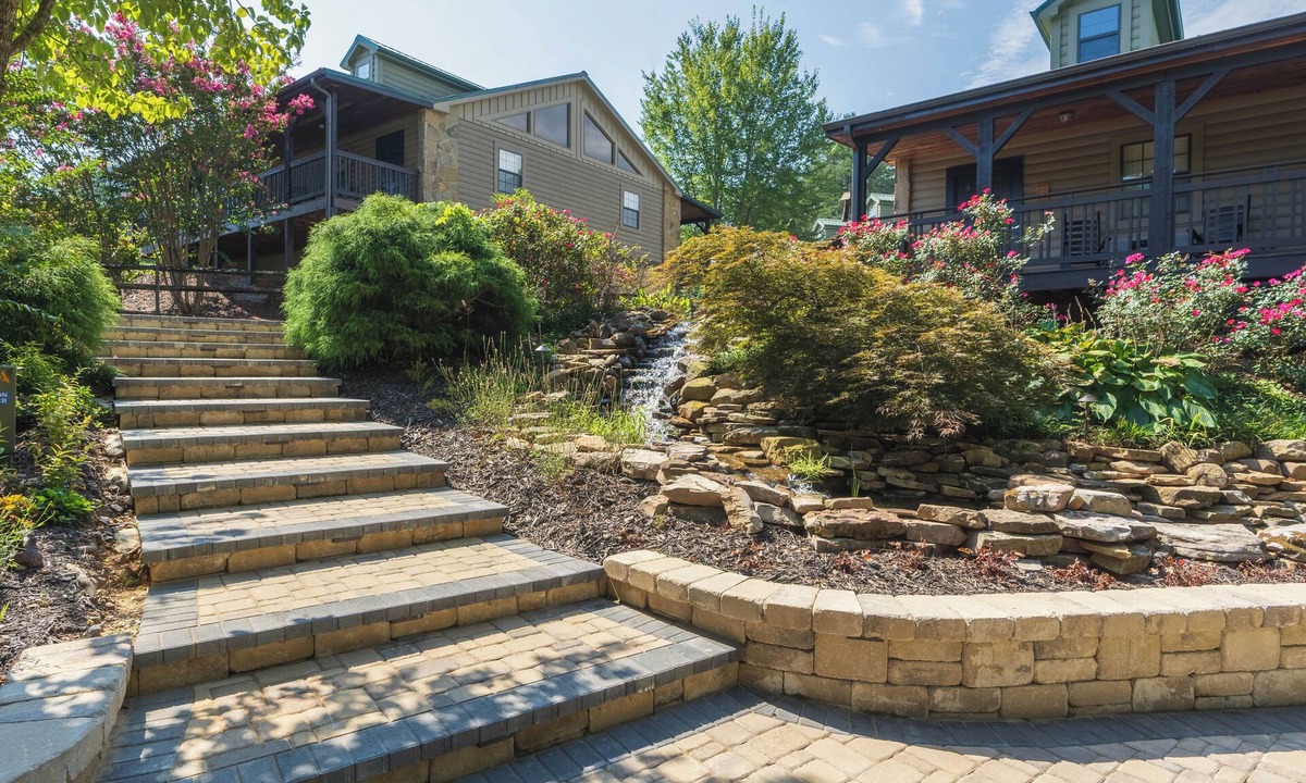 Tellico Plains Hotel | Lodge at Tellico