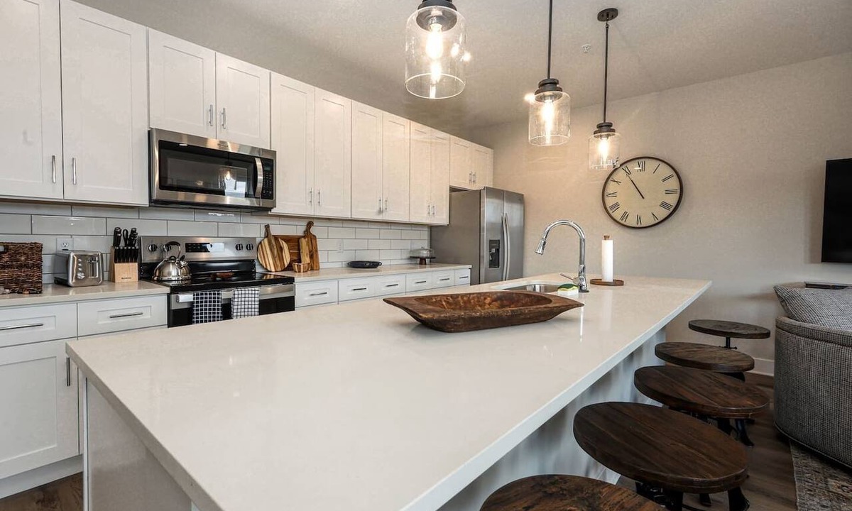 Old City Condo | Lone Tree Pass | King + Queen | Balcony + Parking