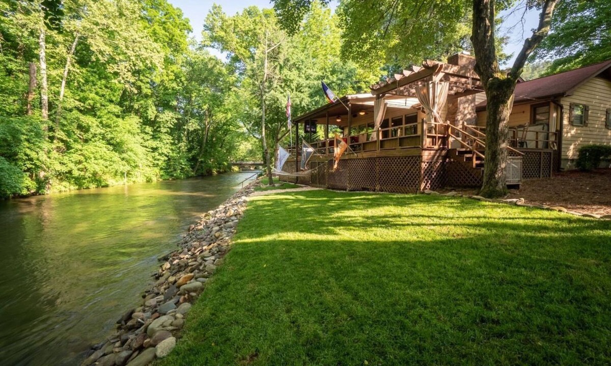 Helen Cabin | Lost Soles of the River - on Chattahoochee River!