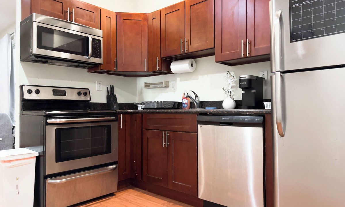 University City Apartment | Lovely 2BR Apt in UCity, Walk to Upenn & Drexel