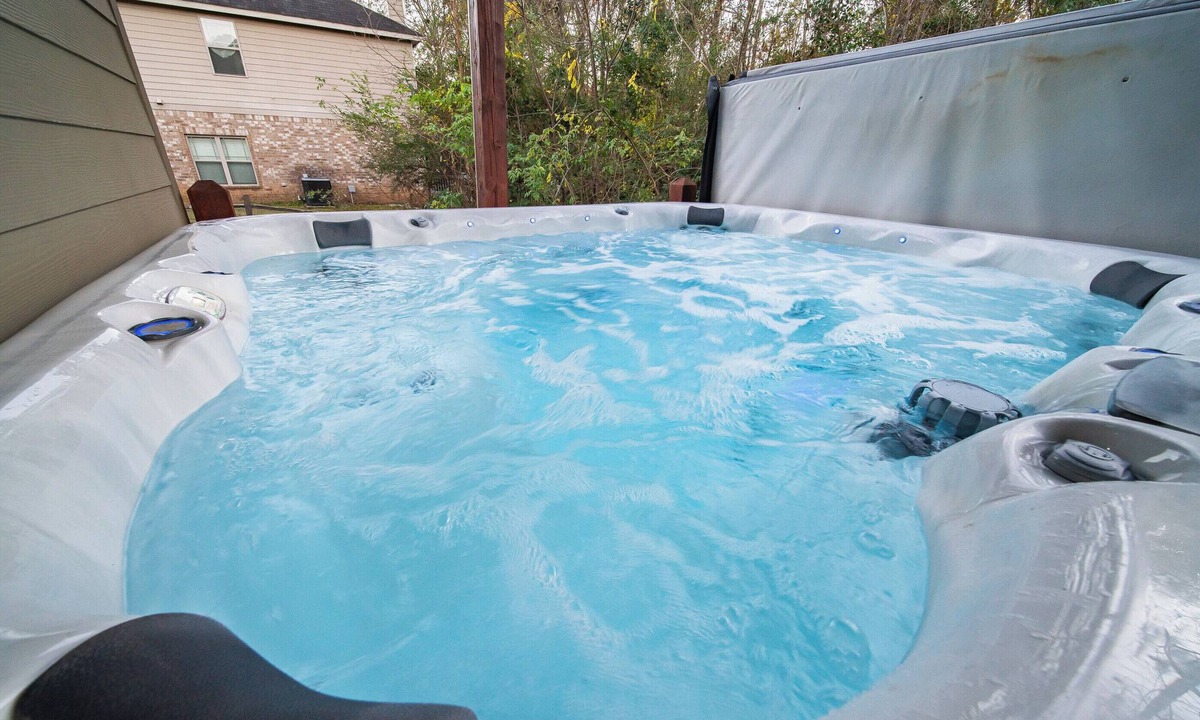 Fortson House | Lovely 4-bedroom Oasis with HotTub, Gameroom, Grills and FirePit nead Ft Moore