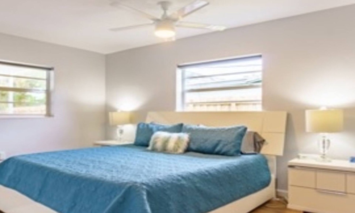 West Hollywood Villa | Lovely 4br Newly redone pool home