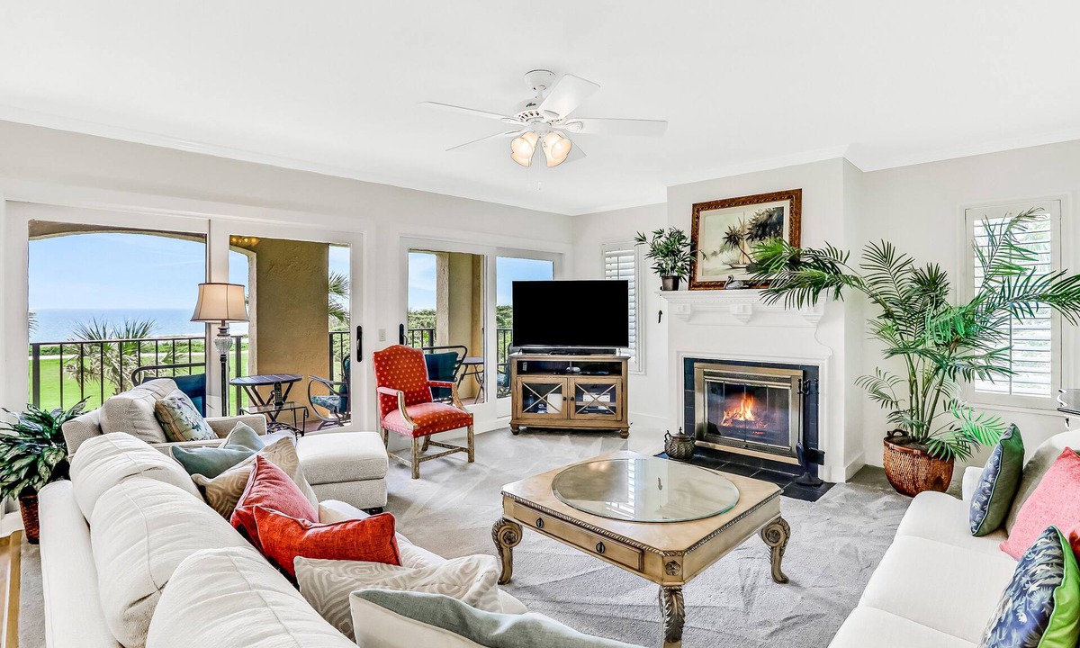 Fernandina Beach Condo | Lovely Amelia Island Condo with pool, W/D & central AC