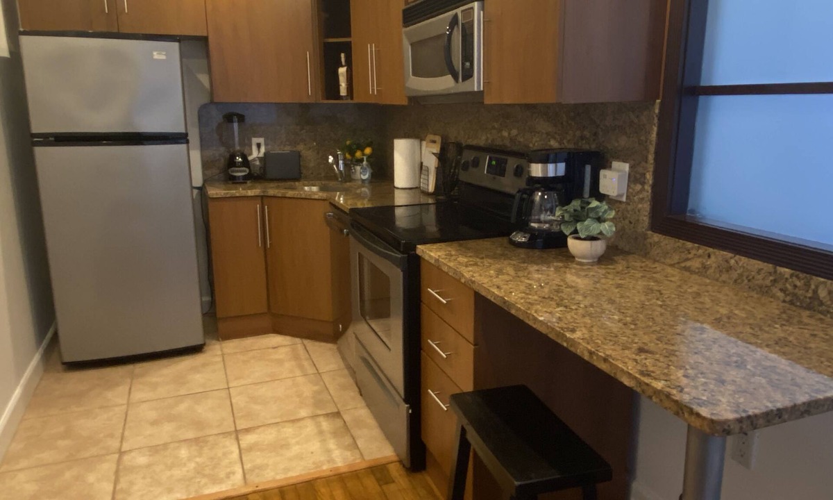 Douglas Apartment | LOVELY APARTMENT IN THE GABLES, SLEEPS 4, THE BEST