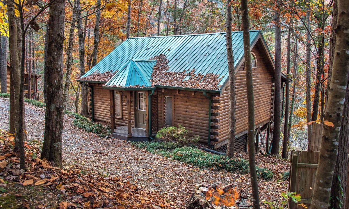 Townsend Cabin | Lovely Family Riverfront Home・BBQ Grill・Firepit