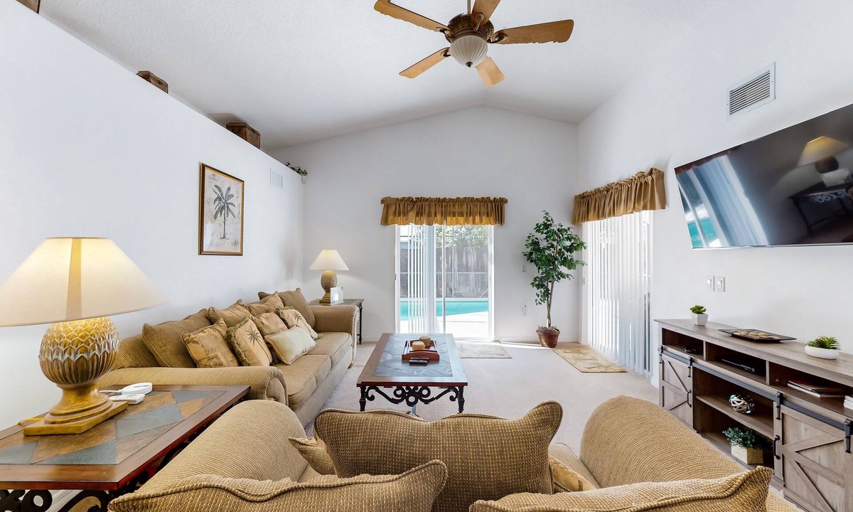 Lindfields House | Lovely home with a private pool, grill, washer/dryer, & AC - snowbird friendly