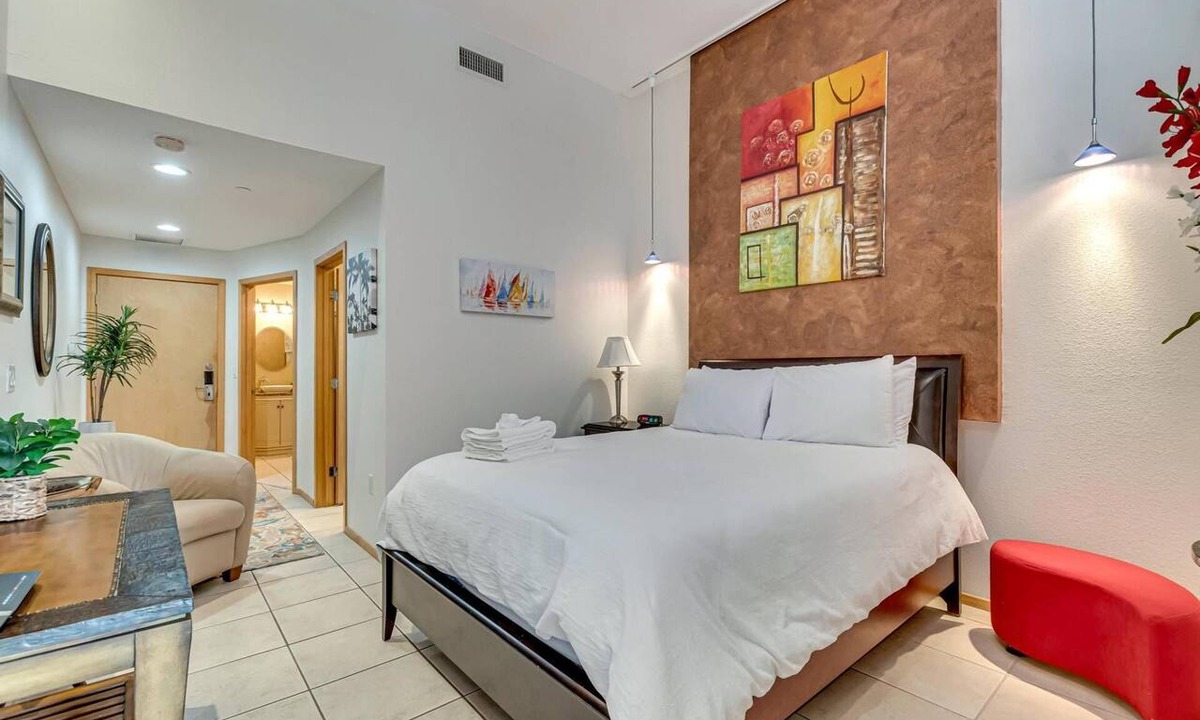 Palm Coast Condo | Lovely Oasis Condo | Balcony with Courtyard Views | European Village | Near Beaches & Dining