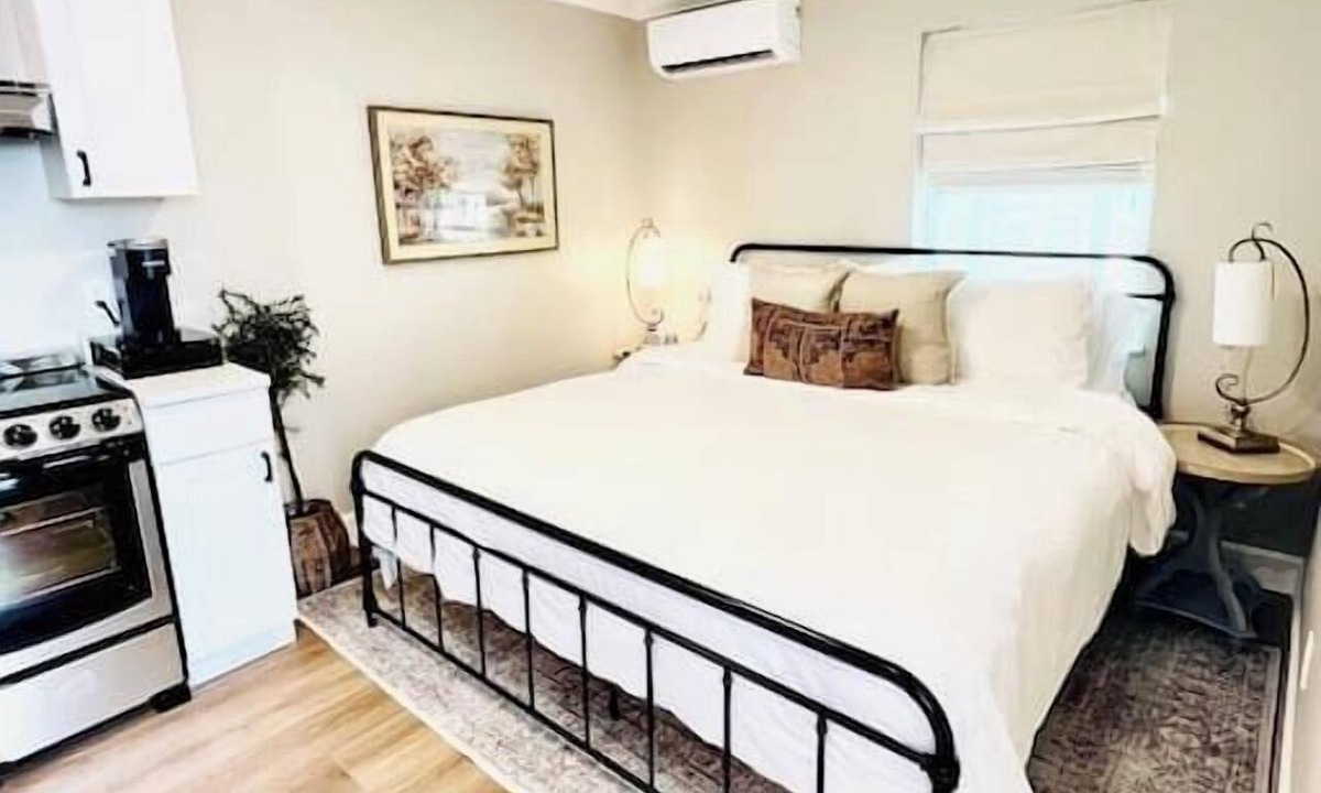 Stuart Apartment | Lovely Studio In Downtown Stuart - Renovated #6
