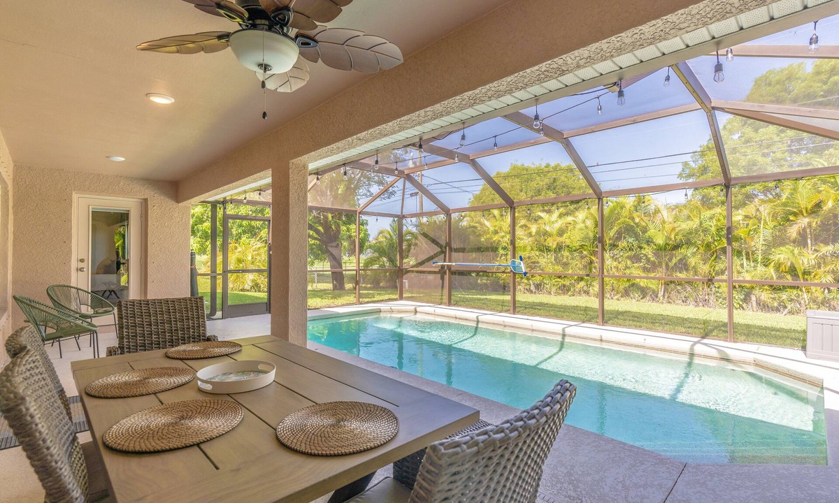 Diplomat House | LOW SEASON DISCOUNT ! Sun N Fun! Heated Pool & Game Room