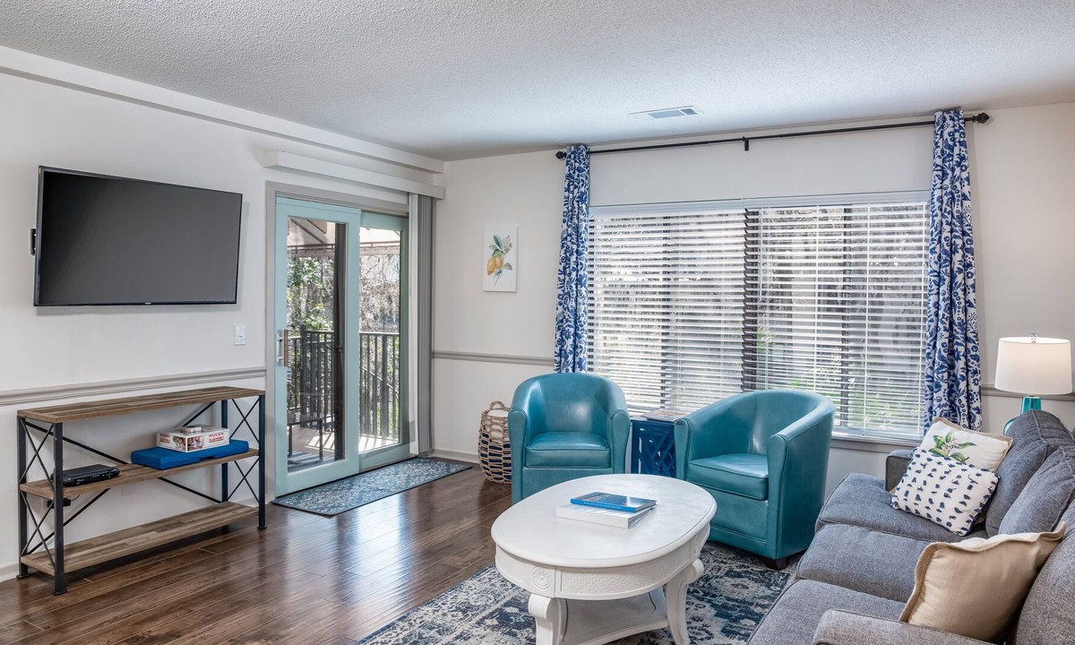 Hilton Head Island Condo | Lowcountry Lemon Beach Villa with pool & high-speed WiFi - walk to beach