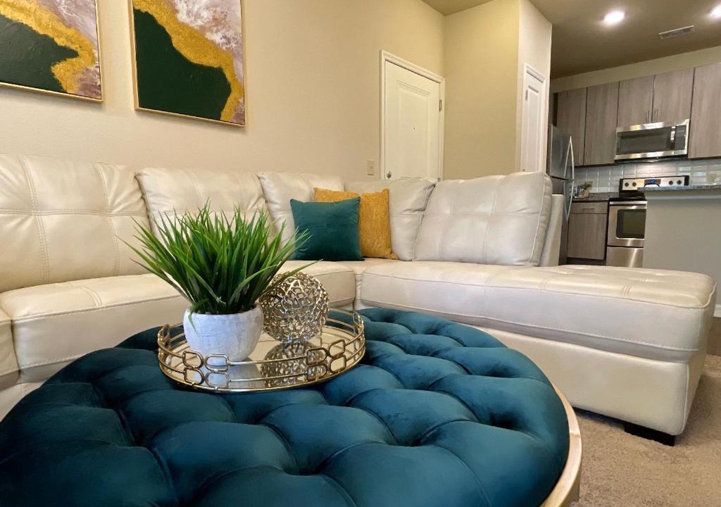 Northside Apartment | Lush Emerald Nr. JAX INT. Airport & Shopping