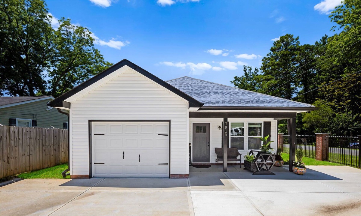 Paw Creek House | Lux Oasis New Construction wHtub/PETS WELCOME