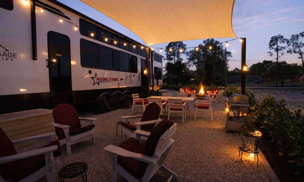 Hunt Club House | Lux RV Near Wellington King Bed 1.5 Bath Equestrian