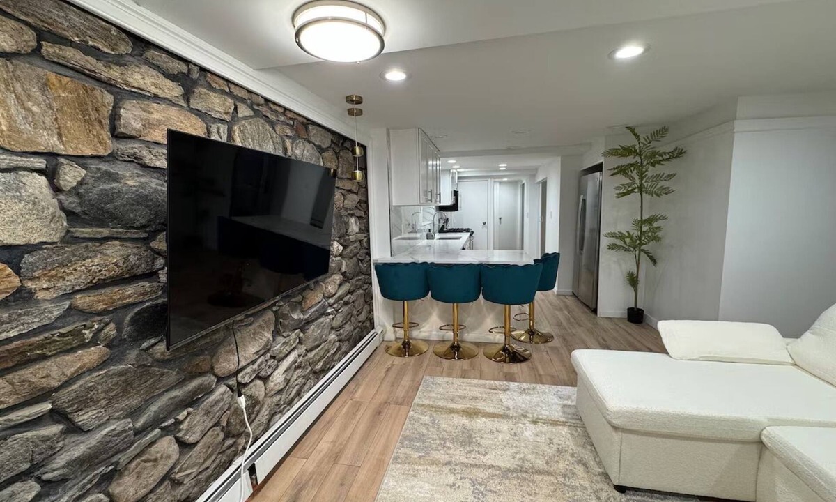 Bryn Mawr Apartment | Luxe 1BR Oasis - Prime NY Stay