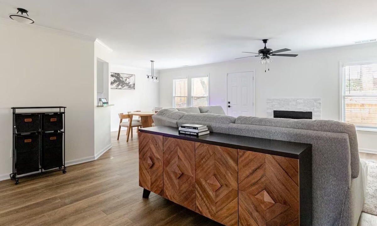 Sylvan Hills House | Luxe 3BR/2BA Retreat - 8 Min to Stadium + BeltLine