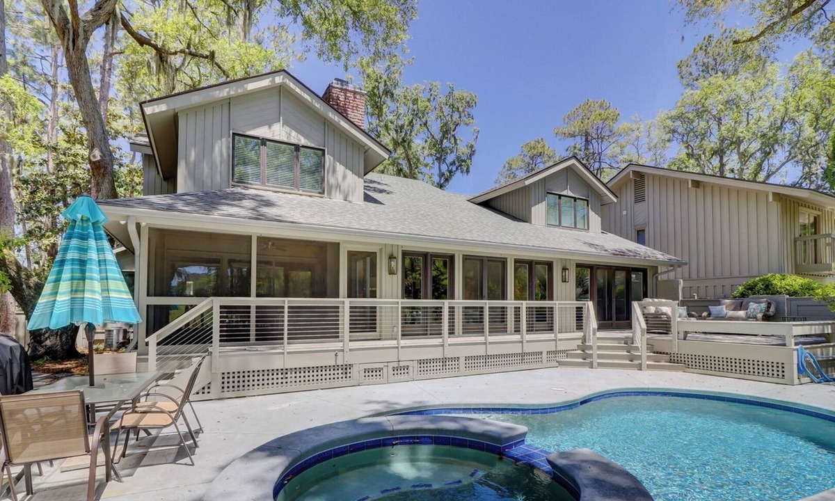 Sea Pines House | Luxe 5BR on Heron Point | Chef's Kitchen | Pool, Spa & Walk to Harbour Town | 24 Stoney Creek Road