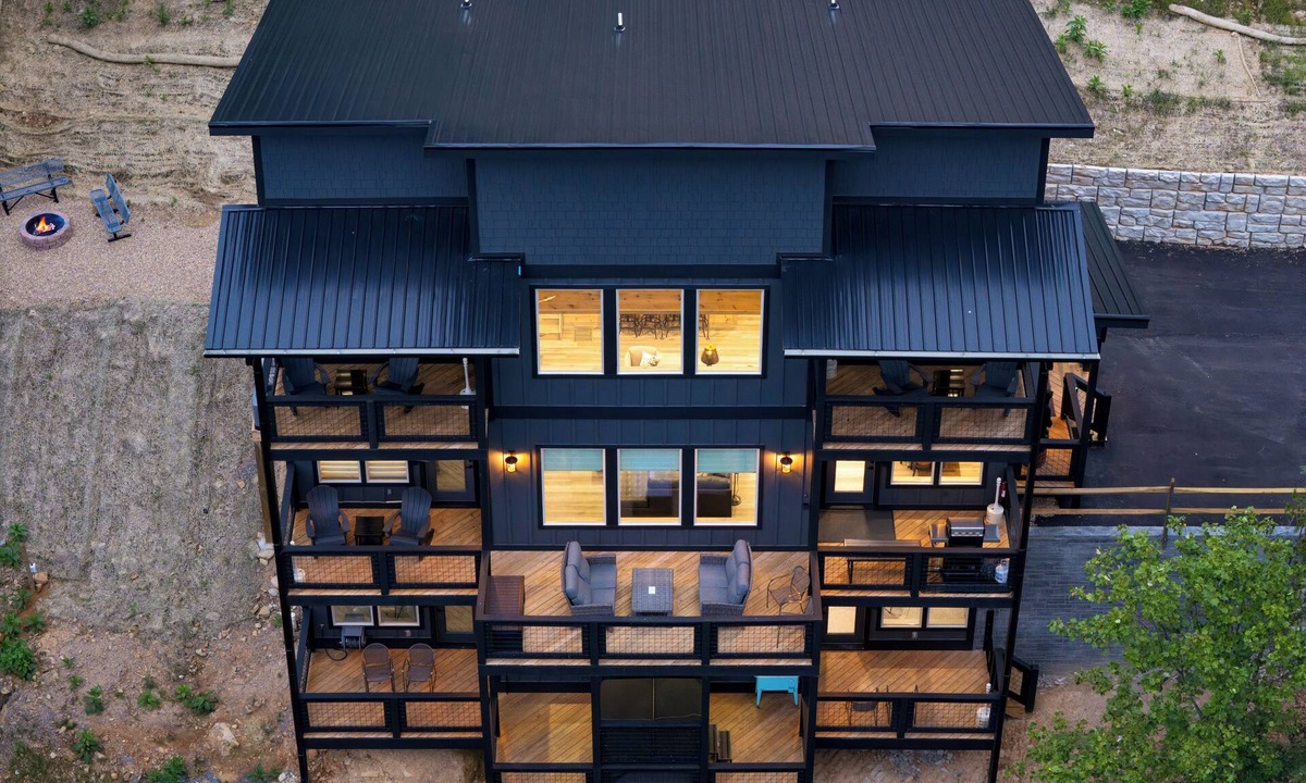 Pittman Center Cabin | Luxe Design New Build | Indoor Pool, Spa, Arcade, Firepit | Rambling Ridge Lodge