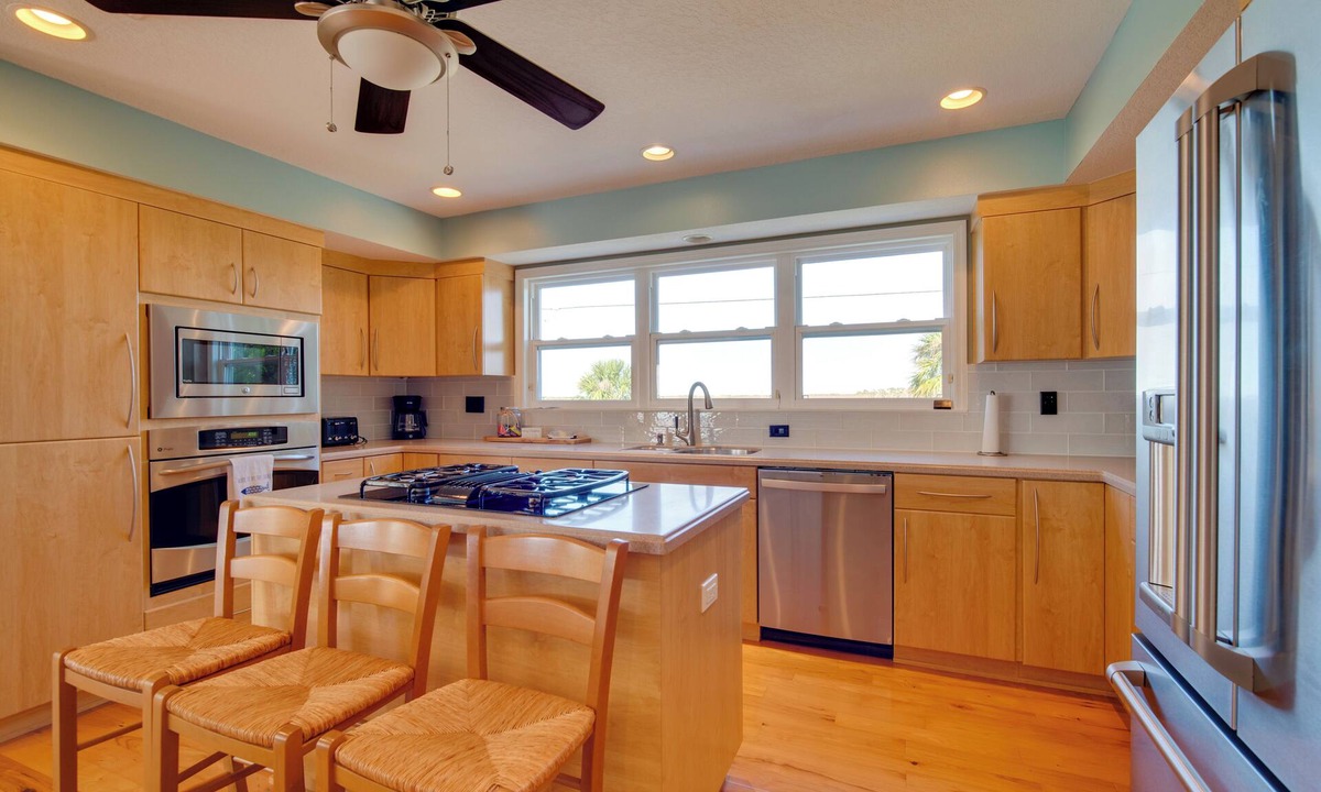 Spring Hill Cottage | Luxe Spring Hill Home w/Patio & Dock!