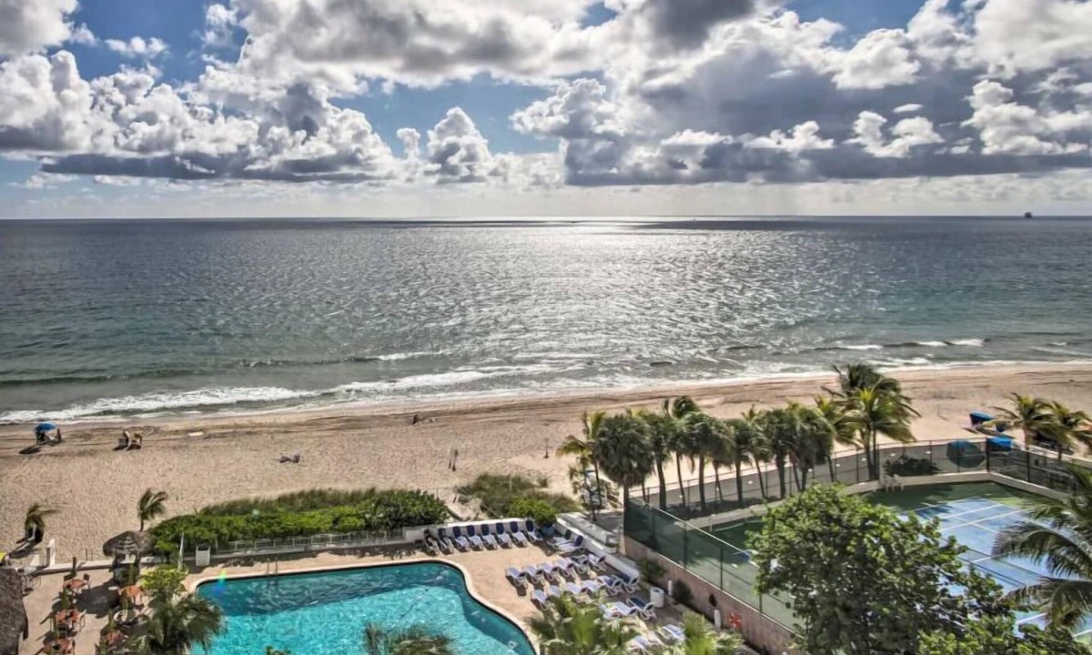 Galt Mile Apartment | Luxe Waterfront Ft Lauderdale Condo w/Beach, Pool by RedAwning