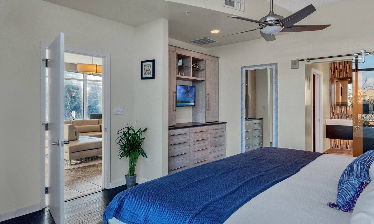 South Eola Apartment | LUXURIOUS 3 BEDROOM APARTMENT in DOWNTOWN ORLANDO