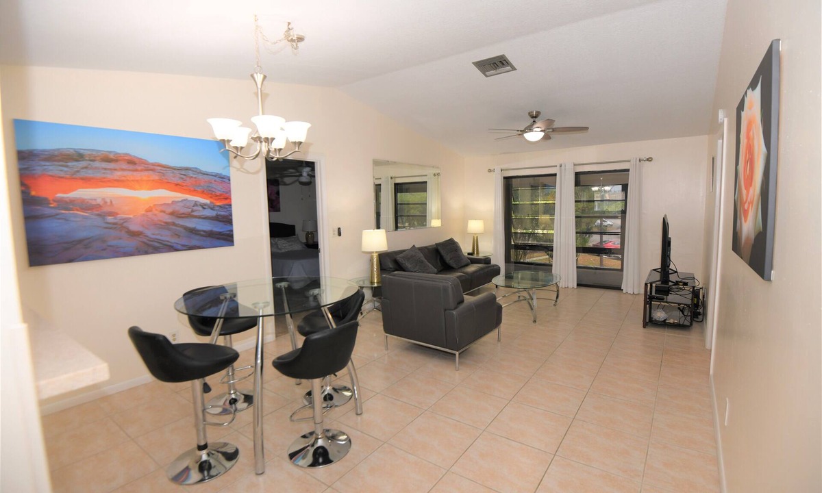 Stuart Condo | Luxurious 3 BR in Quiet Central Stuart Community
