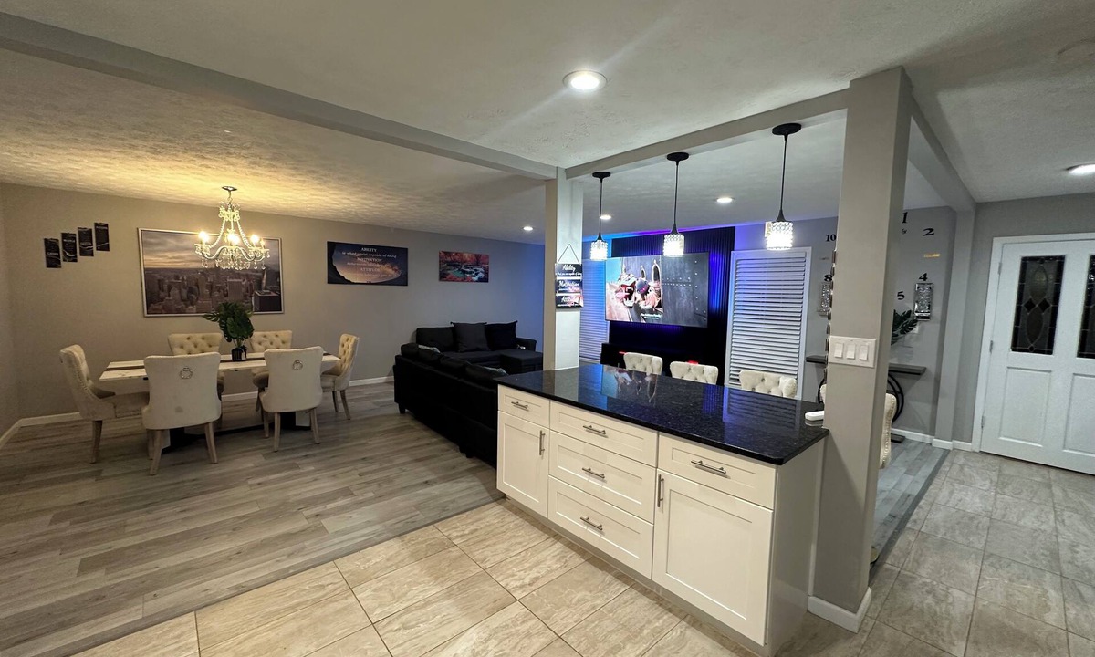 Stone Mountain House | Luxurious 5-bedroom house with Game Room in Stone Mountain