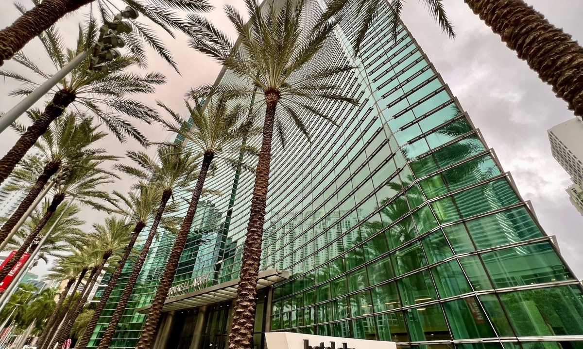 Brickell Condo | Luxury 1-bedroom in Hotel AKA Brickell Residence
