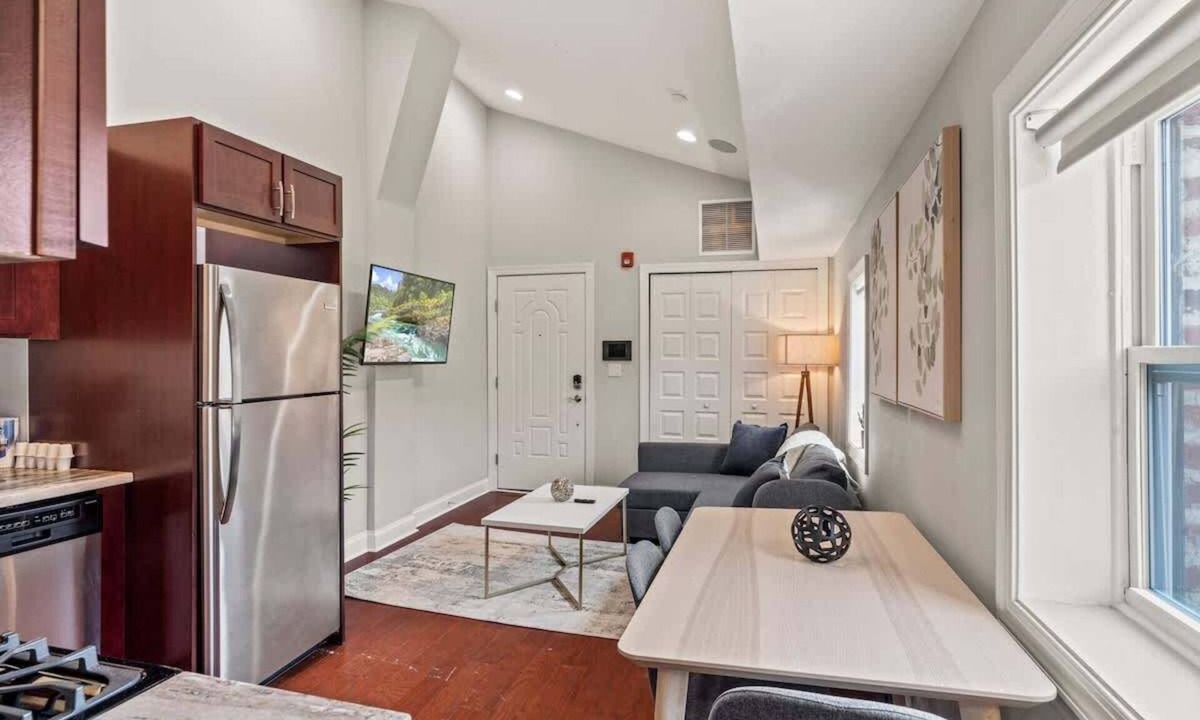 Southwark Apartment | Luxury 1BD | 2 Beds | Queens Village