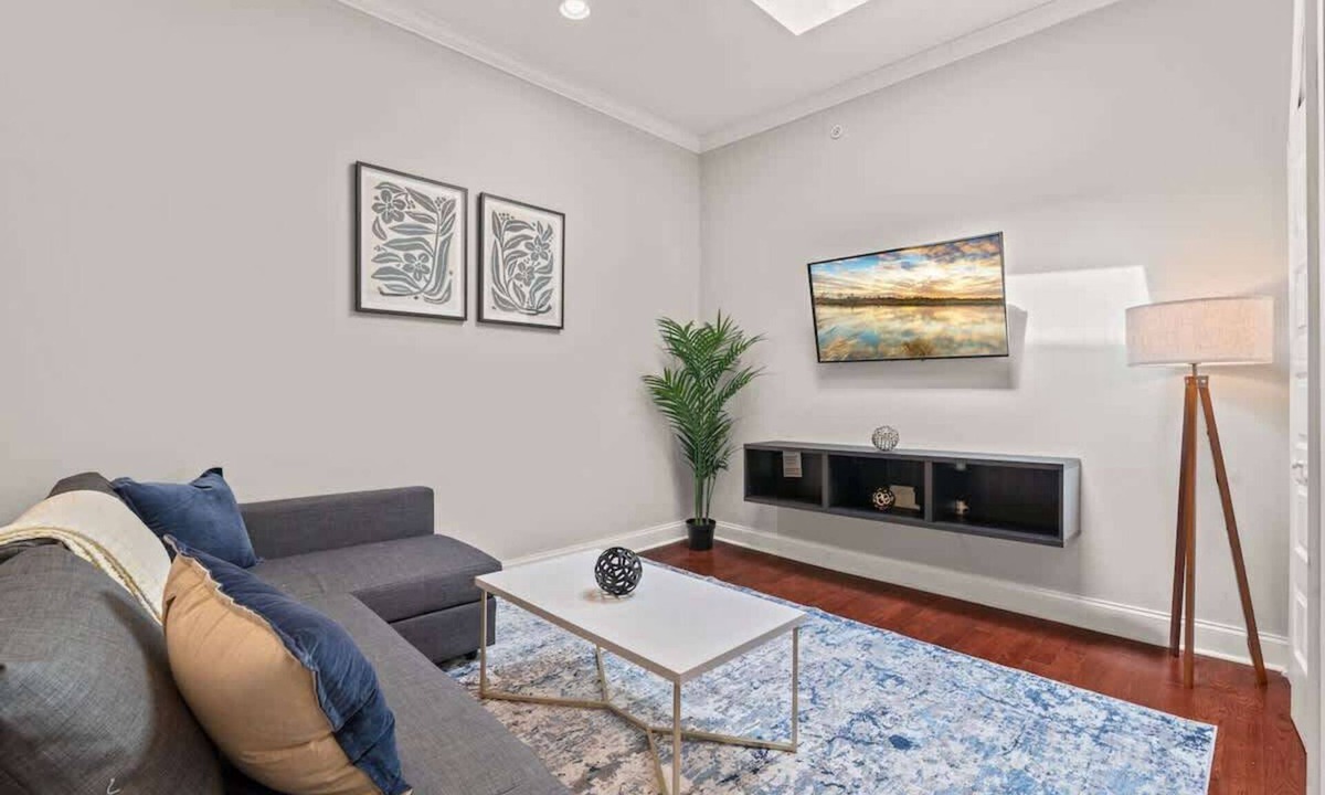Southwark Apartment | Luxury 1BD | 2 Beds | Queens Village