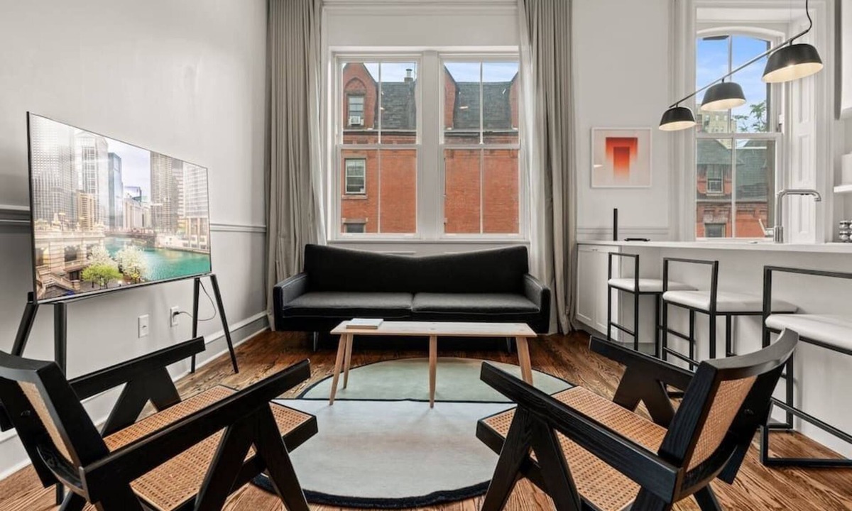Center City Apartment | Luxury 1BD Rittenhouse Sq. | Hosted By Stay Rafa