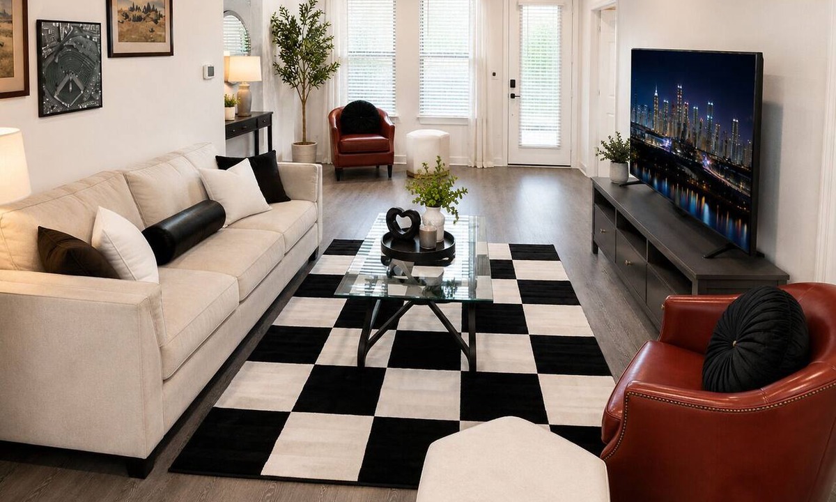 Charlotte Apartment | Luxury 2BR and 2BA Uptown CLT Retreat ;Walk to BOA Stadium & City Hotspots