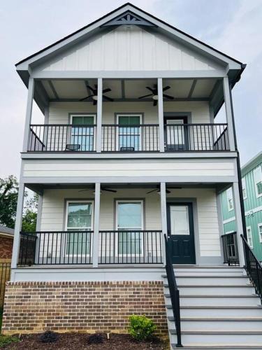 Augusta House | Luxury 4 Bedroom Home and private deck by MCG 6