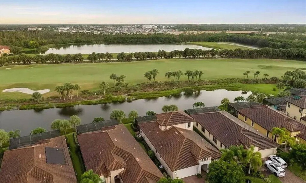 Estero House | Luxury 4BR 4Bth house, pool,AC and WiFi in enjoyable Miromar Lakes,Naples area
